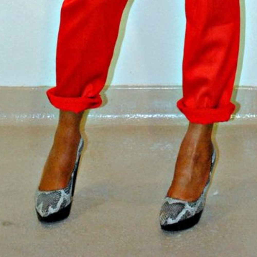 Stuart Weitzman Snakeskin Heels - image 7